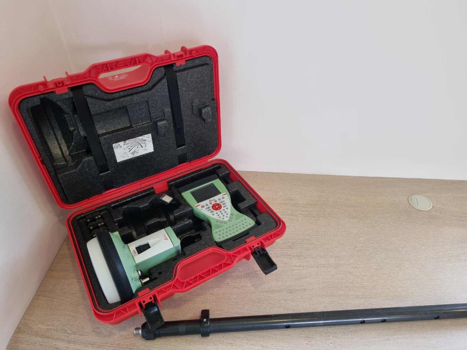 Leica GNSS/GPS GS15 Basic - CS15 3.5G Field Controller Basic - slika 1